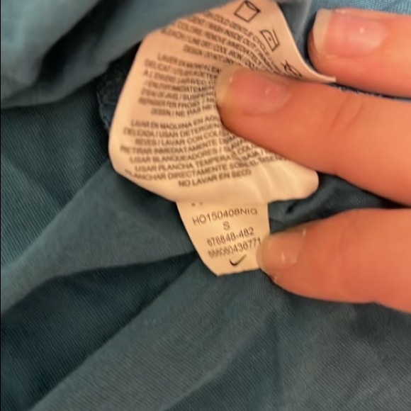 Nike Shirt - Picture 5 of 5